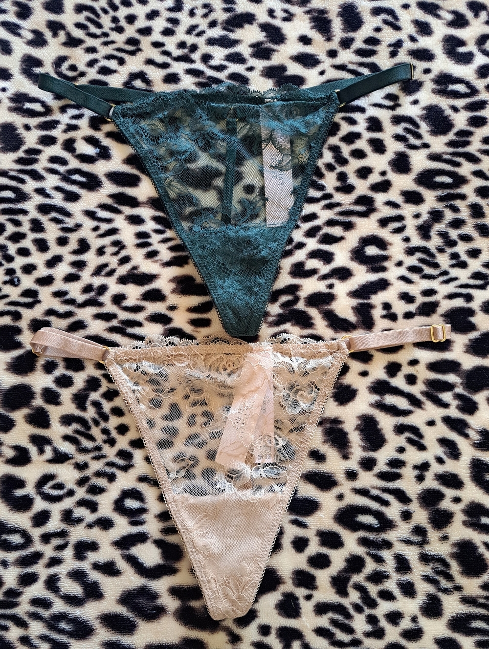 VS V-string panties bundle (M) New